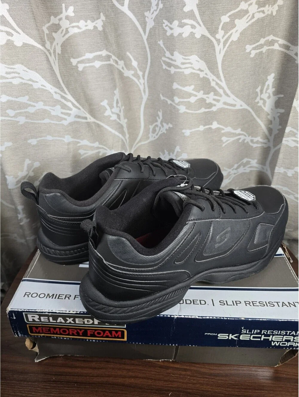 Skechers size 15